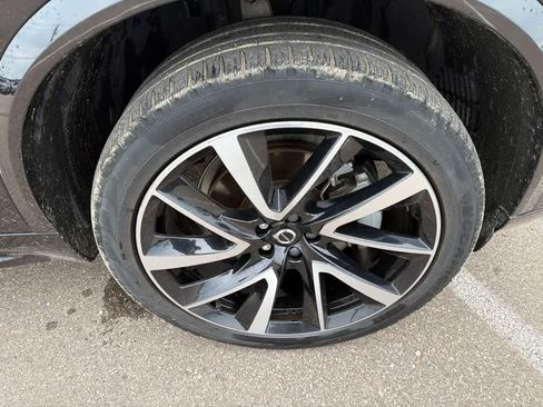 Used 2024 Volvo XC90 B6 Plus w/ Protection Package Premier AWD/4WD image 12