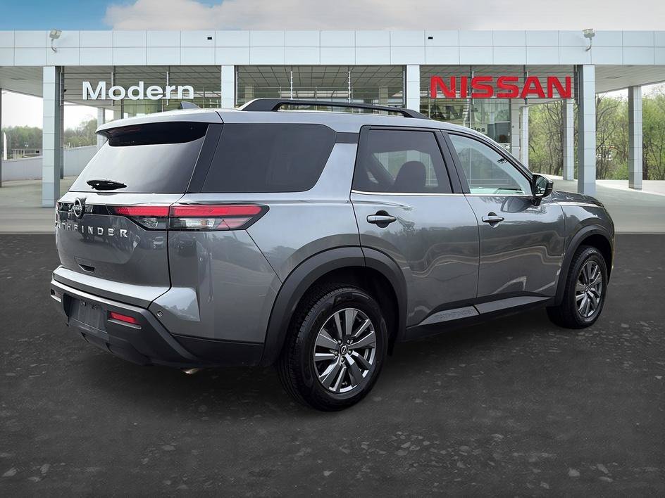 Certified 2025 Nissan Pathfinder SV FWD image 5