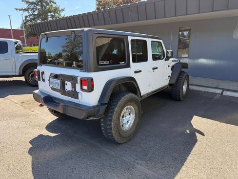 Used 2019 Jeep Wrangler Unlimited Rubicon AWD/4WD image 6