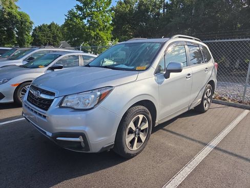 Used 2017 Subaru Forester 2.5i Limited w/ Popular Package #1 AWD/4WD image 9
