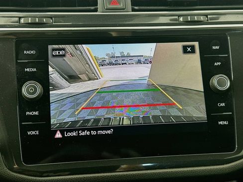 Used 2022 Volkswagen Tiguan SEL R-Line AWD/4WD image 14