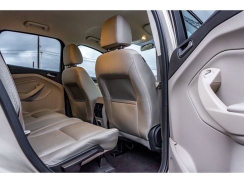 Used 2017 Ford Escape SE image 15