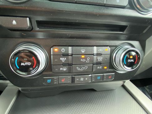 Used 2017 Ford F150 Lariat w/ Equipment Group 502A Luxury AWD/4WD image 28