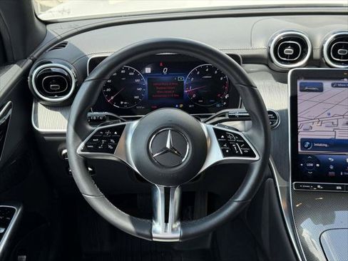Used 2023 Mercedes-Benz GLC 300 4MATIC image 17