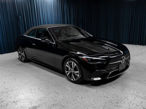 Used 2025 Mercedes-Benz CLE 300 4MATIC Cabriolet image 5