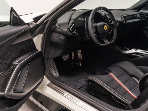 Used 2025 Ferrari 12Cilindri image 23