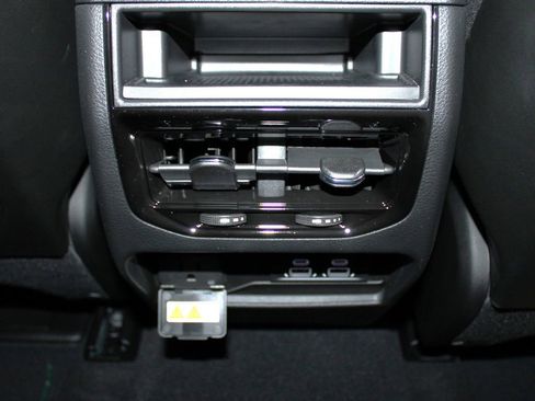 New 2025 Jeep Grand Cherokee Laredo X w/ Luxury Tech Group I image 33