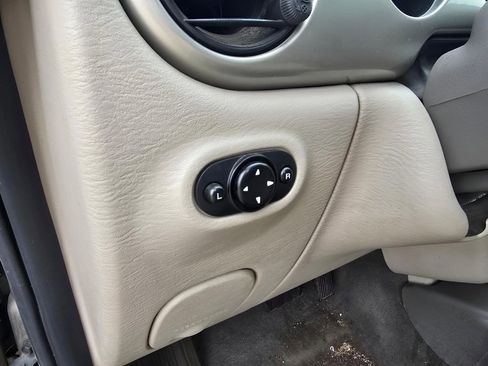 Used 2005 Chrysler PT Cruiser GT image 27