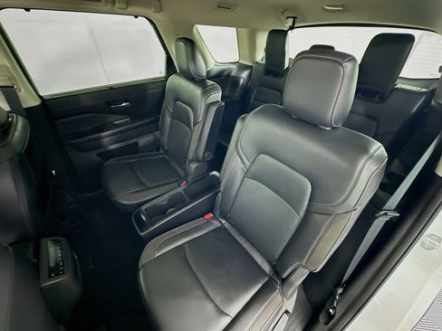 Used 2024 Nissan Pathfinder SL w/ SL Premium Package image 24