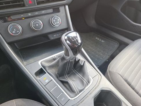Used 2022 Volkswagen Jetta S image 16