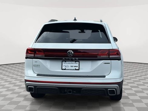 Used 2024 Volkswagen Atlas Peak Edition SE AWD/4WD image 10
