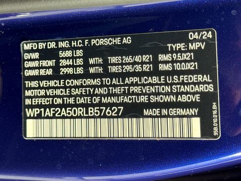 Certified 2024 Porsche Macan GTS AWD/4WD image 26
