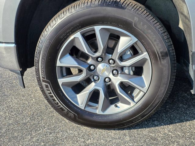 Used 2024 Chevrolet Silverado 1500 LT AWD/4WD image 6