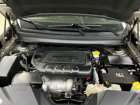 Used 2019 Jeep Cherokee Latitude w/ Popular Appearance Group image 32