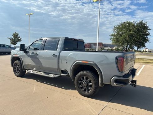 Used 2024 GMC Sierra 2500 AT4 w/ Technology Package AWD/4WD image 3