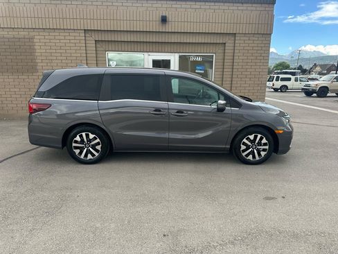 Used 2025 Honda Odyssey EX-L image 4