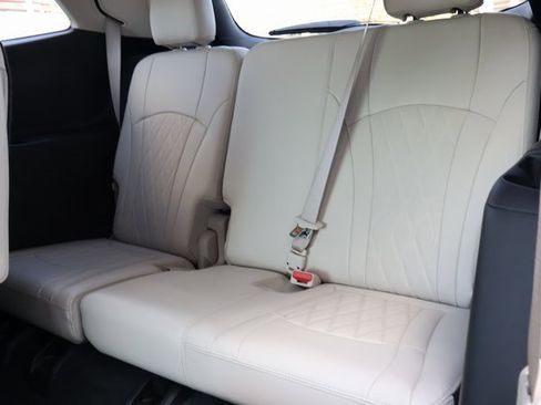 Certified 2022 Buick Enclave Avenir w/ Avenir Technology Package image 13