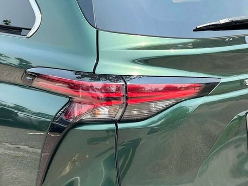 Certified 2024 Toyota Sienna Limited AWD/4WD image 14