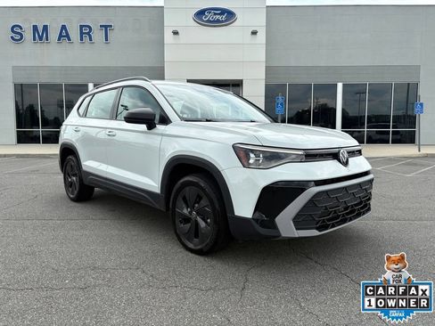Used 2025 Volkswagen Taos S FWD image 1