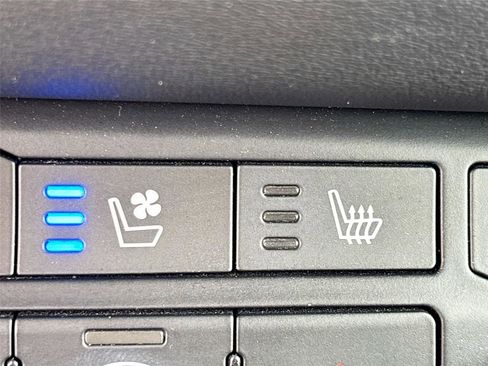 Used 2023 Dodge Durango GT image 25