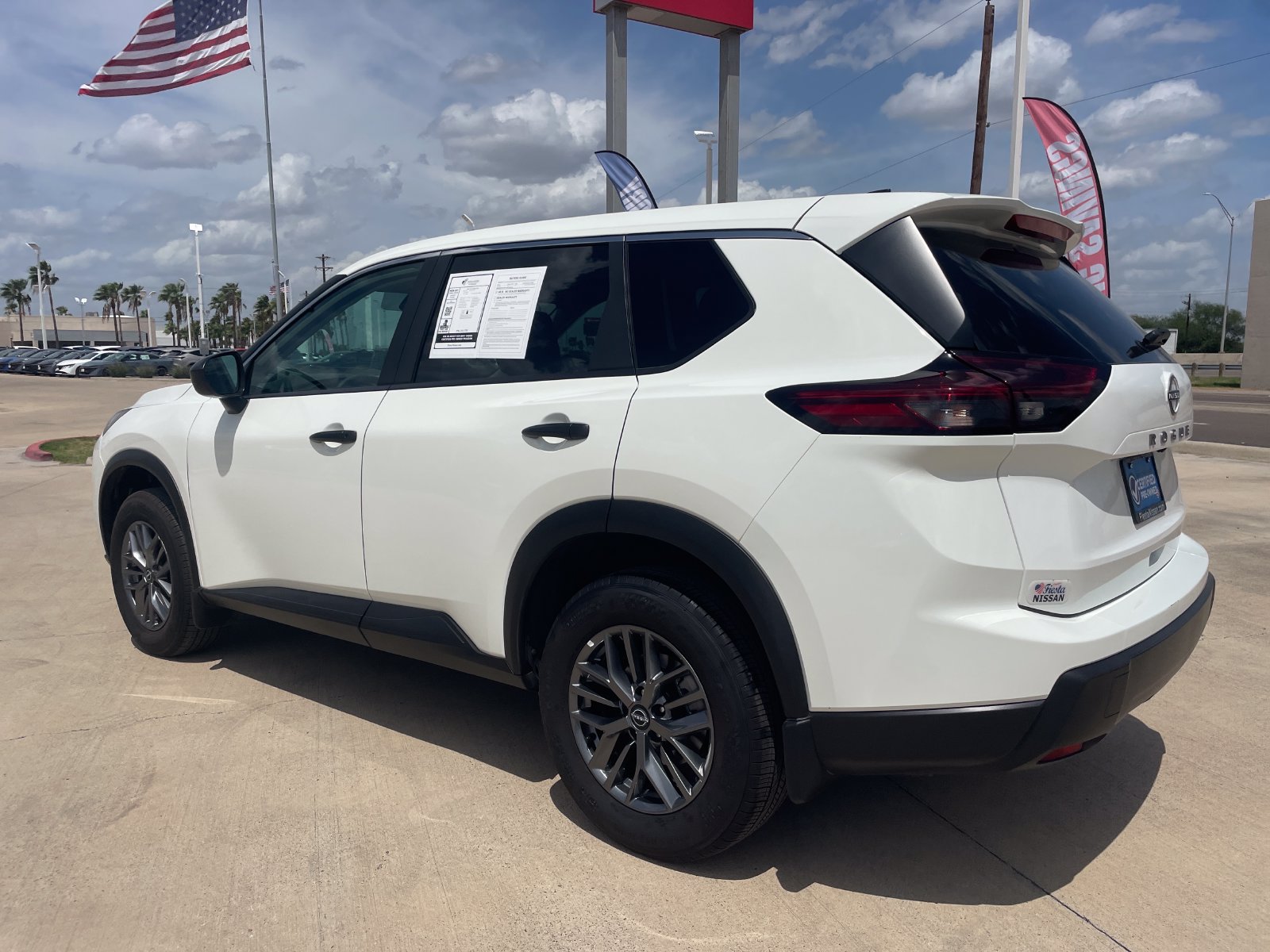 Used 2026 Nissan Rogue S FWD image 3