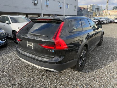 Used 2018 Volvo V90 T5 Cross Country w/ Convenience Package image 6