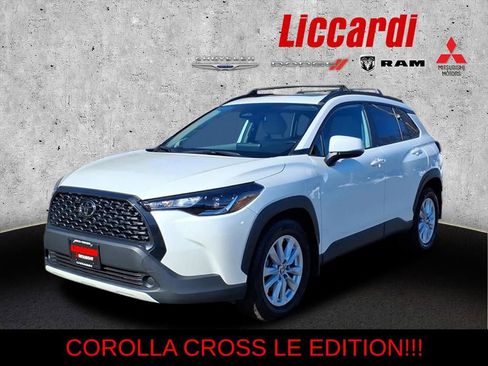 Used 2023 Toyota Corolla Cross LE w/ Moonroof Package AWD/4WD image 3