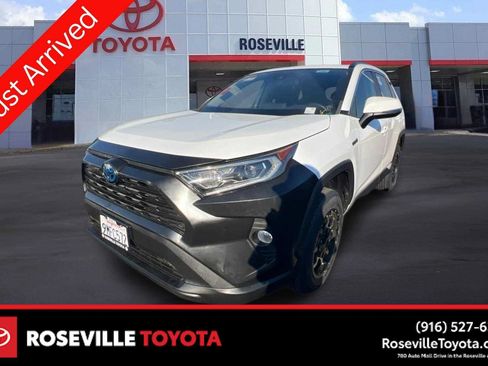 Used 2019 Toyota RAV4 XLE w/ Convenience Package AWD/4WD image 1