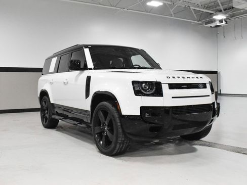 Used 2025 Land Rover Defender 130 V8 AWD/4WD image 7