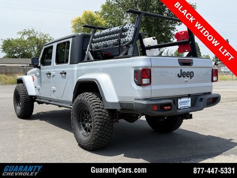 Used 2022 Jeep Gladiator Sport image 9