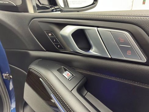 Used 2019 BMW X7 xDrive50i w/ Premium Package image 57