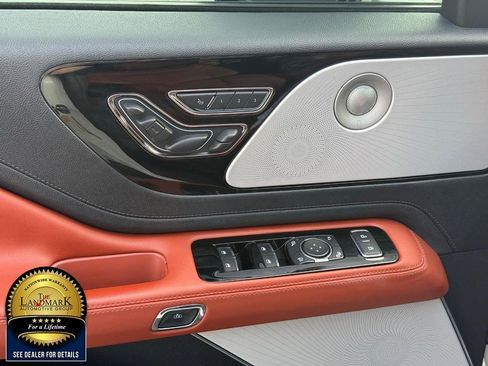 Used 2025 Lincoln Aviator Reserve w/ Luxury Package AWD/4WD image 8