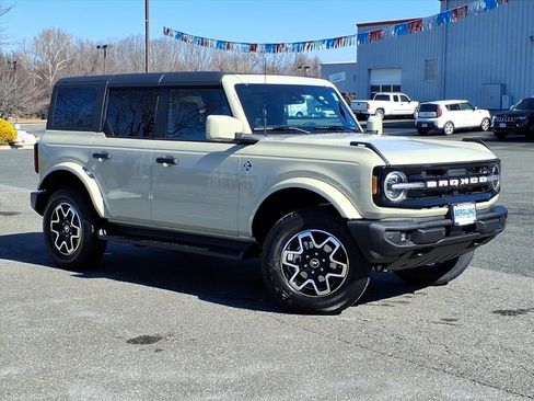 New 2026 Ford Bronco Outer Banks image 2