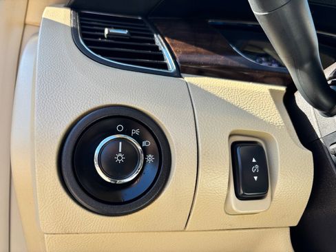 Used 2018 Ford Taurus Limited image 30