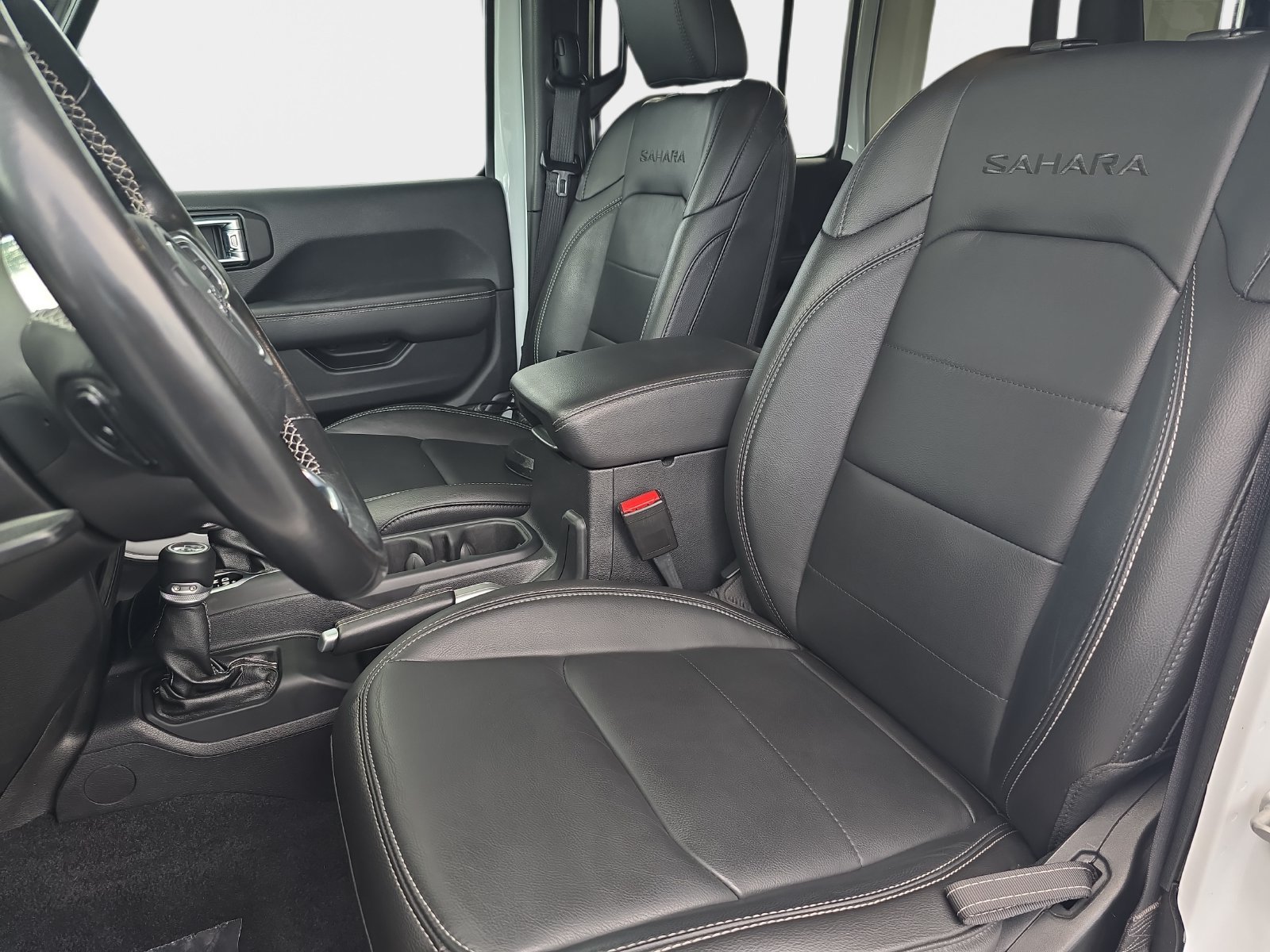 Used 2021 Jeep Wrangler Unlimited Sahara AWD/4WD image 18