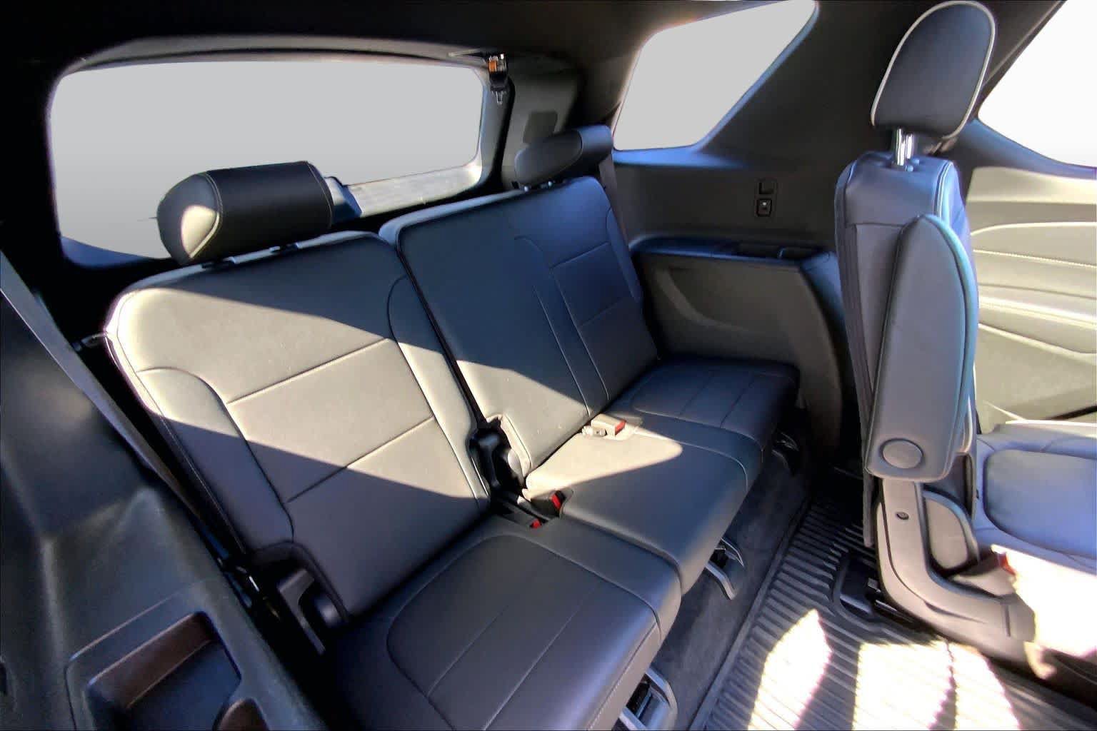 Certified 2023 Chevrolet Traverse Premier w/ Redline Edition AWD/4WD image 18