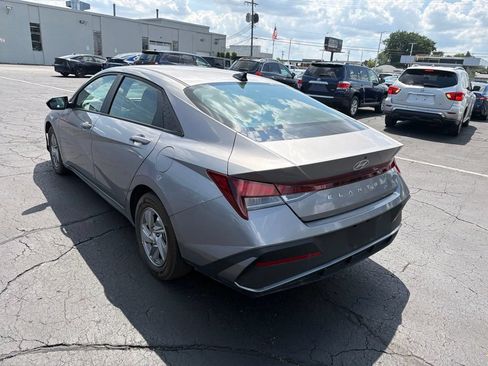 Used 2025 Hyundai Elantra SE w/ Cargo Package FWD image 8
