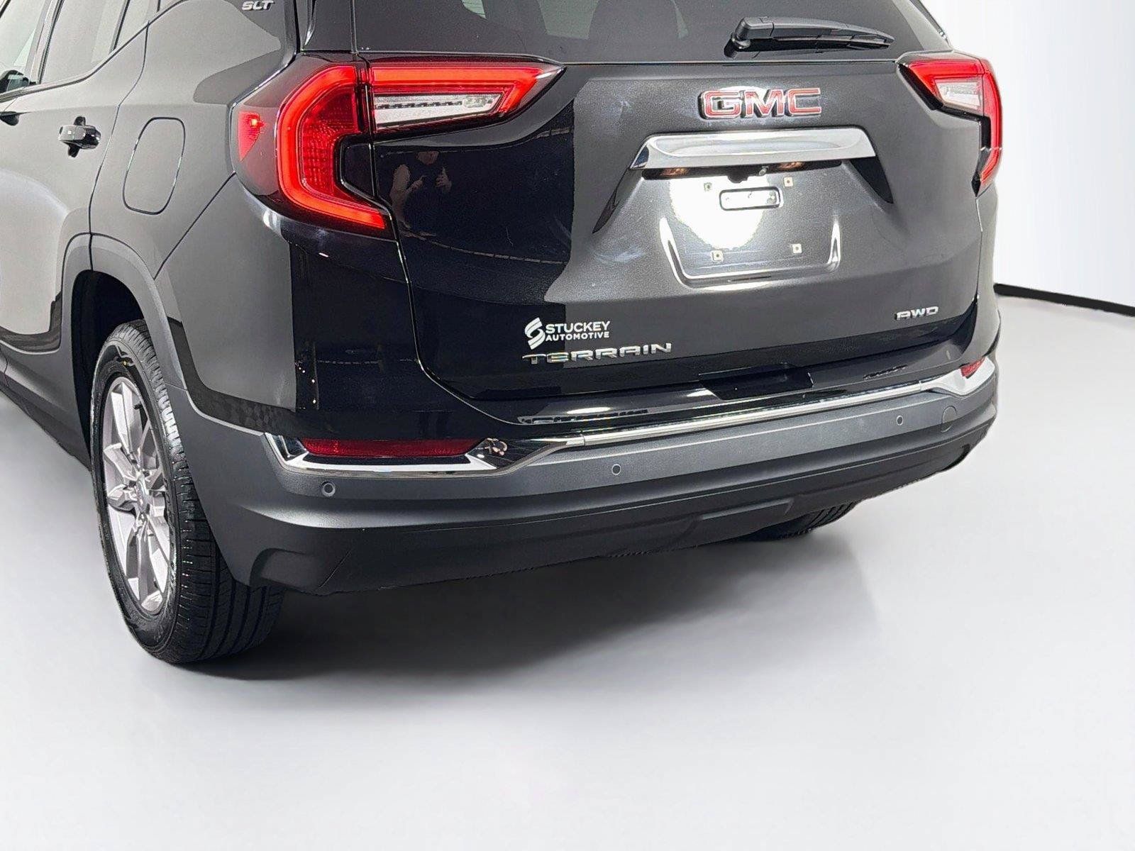 Used 2024 GMC Terrain SLT w/ Infotainment Package II AWD/4WD image 38