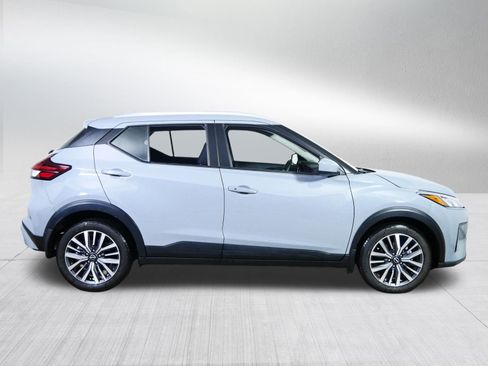 Used 2024 Nissan Kicks SV image 8