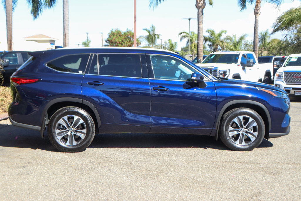 Used 2022 Toyota Highlander XLE AWD/4WD image 12