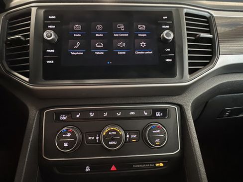 Used 2020 Volkswagen Atlas SE w/ Towing Package AWD/4WD image 12