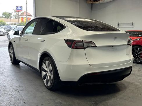 Used 2021 Tesla Model Y Long Range image 2