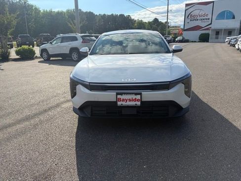 Used 2025 Kia K4 FWD image 4