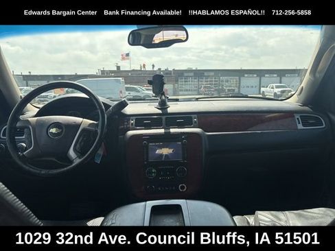 Used 2013 Chevrolet Suburban LTZ AWD/4WD image 17