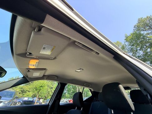 Used 2019 Nissan Kicks SR FWD image 45
