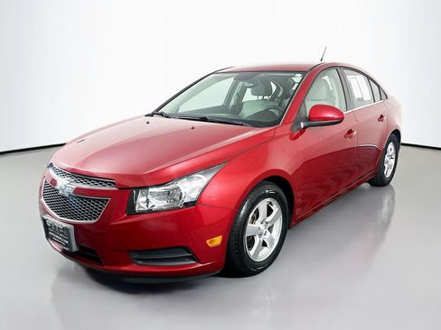Used 2013 Chevrolet Cruze LT w/ Enhanced Safety Package FWD image 3