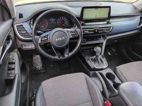 Used 2023 Kia Seltos S w/ Navigation Package FWD image 31
