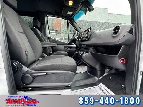 Used 2025 Mercedes-Benz Sprinter 2500 image 47