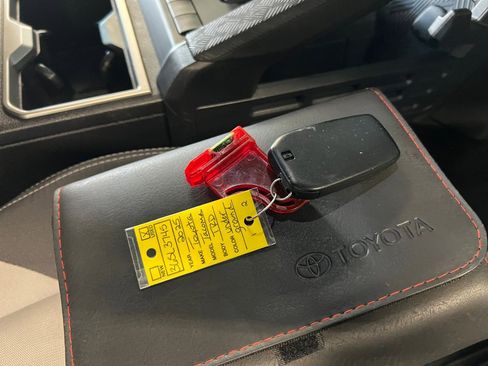 Used 2025 Toyota Tacoma TRD Sport image 38