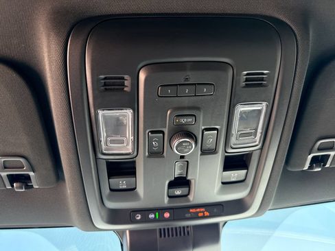 Used 2024 Chevrolet Tahoe High Country AWD/4WD image 20